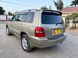 A picture of 2005 TOYOTA KLUGER L Engine Cc 2360 Mileage 126 000km