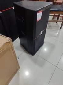 A picture of speakers