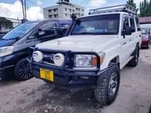 A picture of TOYOTA LANDCRUISER LX