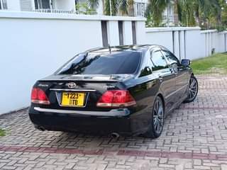 A picture of TOYOTA CROWN BEI MILLION 14