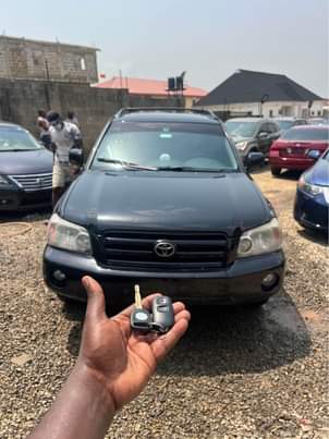 A picture of Toyota Highlander 06 registered