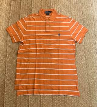 A picture of T shirt form six mtumba grade one 