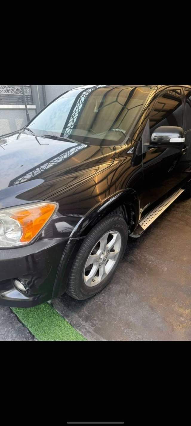 A picture of 2011 Toyota Rav4 2011