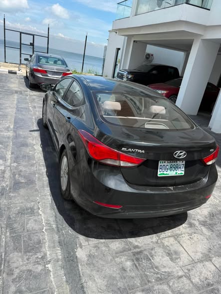 A picture of Hyundai Elantra 2015