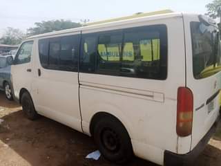 A picture of Hummer Bus
