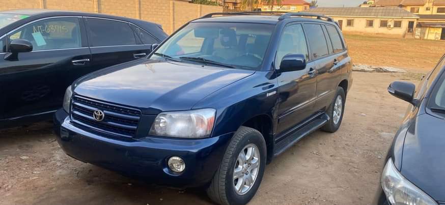 A picture of Tokunbo standard Highlander Clean in and out Buy and drive