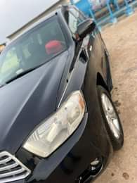 A picture of Distress Super clean Highlander 08 09 Perfect engine and gear