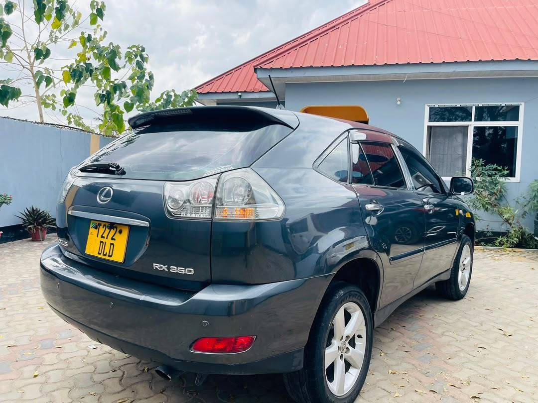 A picture of TOYOTA HARRIER LEXUS