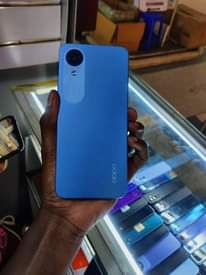 A picture of Smartphone wholesaler from 200k 0753055248 0789055248