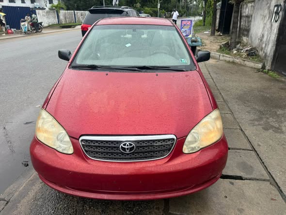 A picture of Foreign used corrolla 06