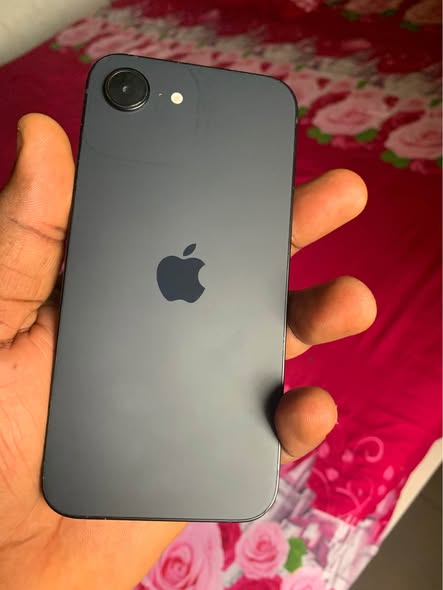 A picture of iPhone 16E 256 GB for sale Foreign used