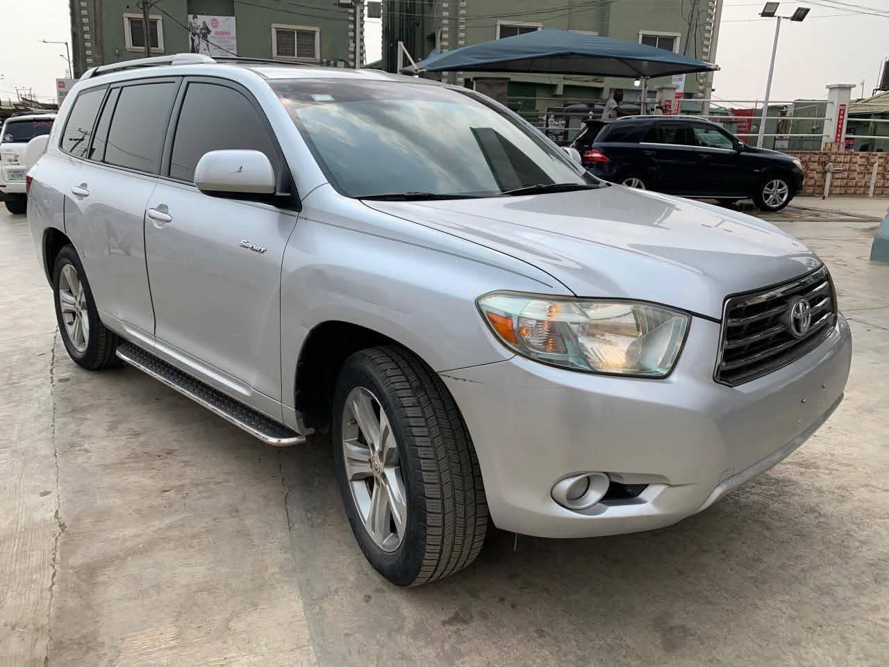 A picture of 2008 Toyota Highlander Sports 2008
