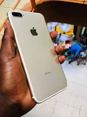 A picture of iPhone 7 Plus at 260k