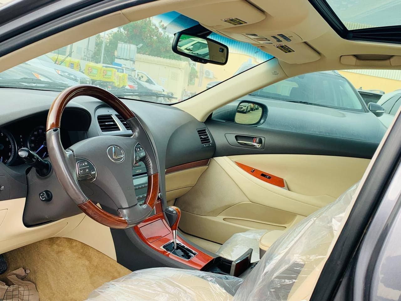 A picture of Lexus ES350