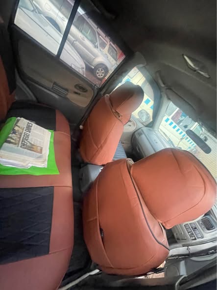 A picture of Suzuki Escudo 1998 model