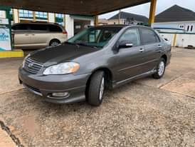 A picture of Toyota corolla 2004