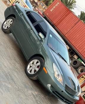 A picture of Lexus Es330 2006 First body neatly used Price 3 3m