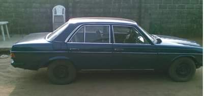 A picture of Mercedes Benz 200 for sale 09061358848 Straight engine Automatic Good