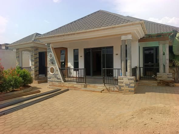 houses kyanja