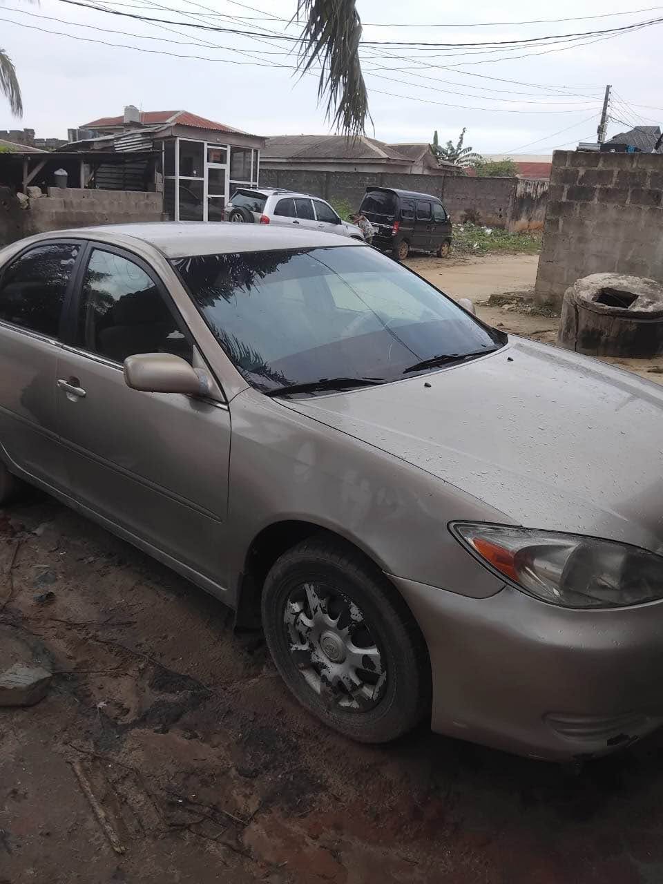 A picture of 2004 Toyota Camry