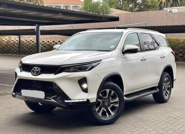 A picture of TOYOTA FORTUNER