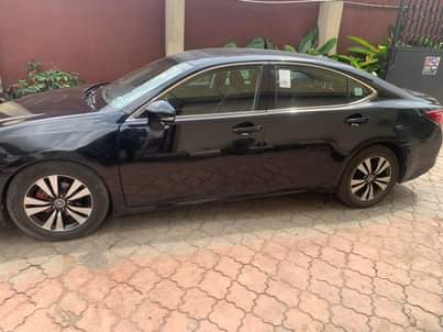 A picture of 2013 Lexus ES350