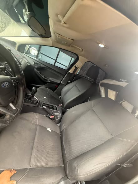 A picture of 2016 Ford Focus Manual