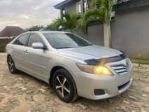 A picture of This is sparkling clean Camry 2011 model clean in and
