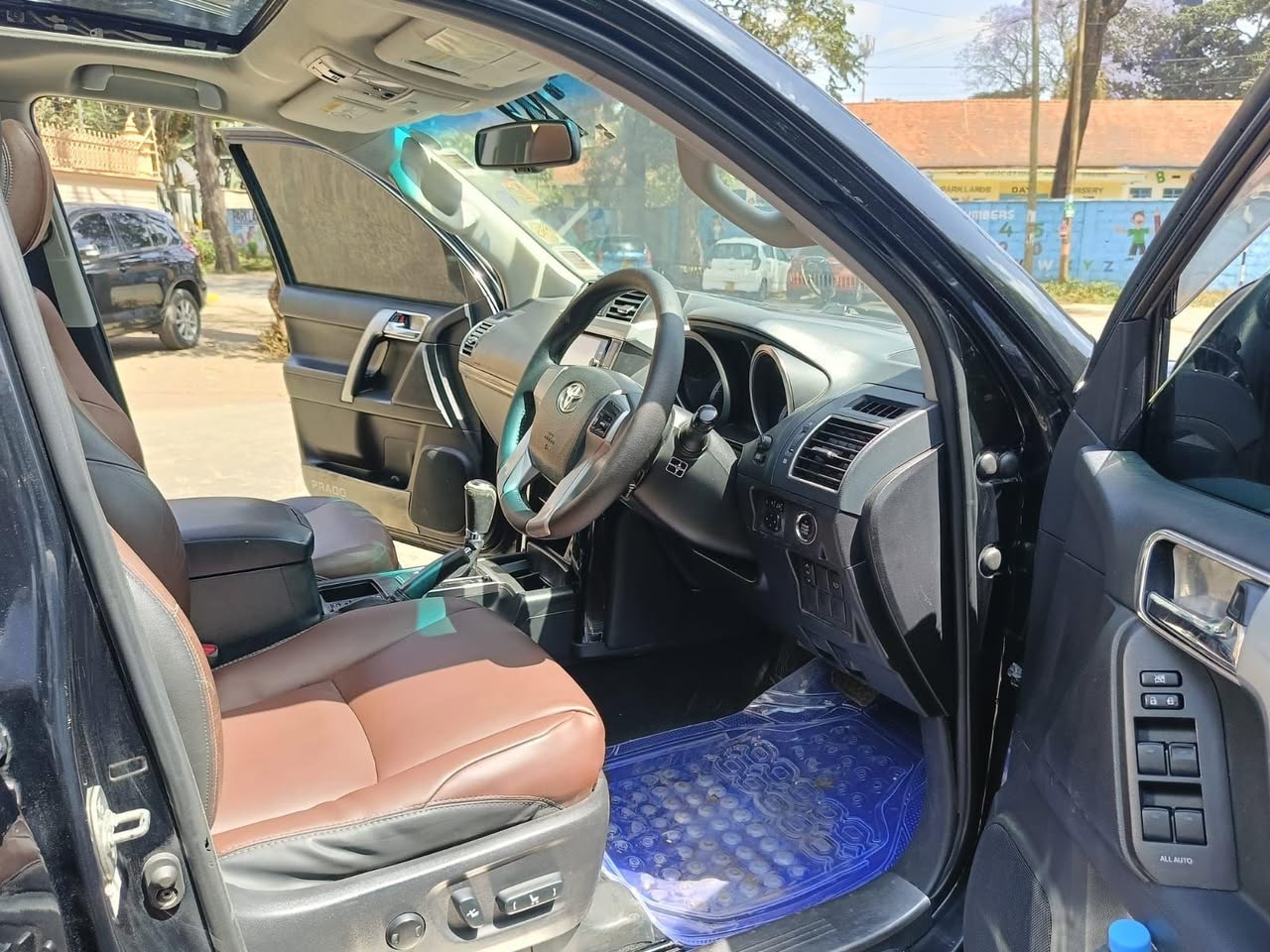 A picture of 2017 Toyota landcruiser prado j150