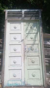 A picture of MAIN DOOR AT AFFORDABLE PRICE MVULE HARDWOOD ON GOOD CONDITION