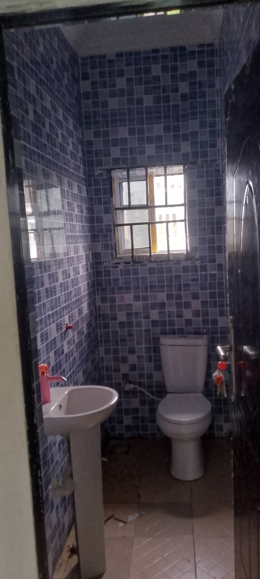 A picture of 2 bedroom flat for rent all ensuit in Baba Adisa