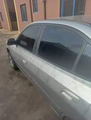 A picture of Please read Dealer market 2003 HYUNDAI ELANTRA The body needs