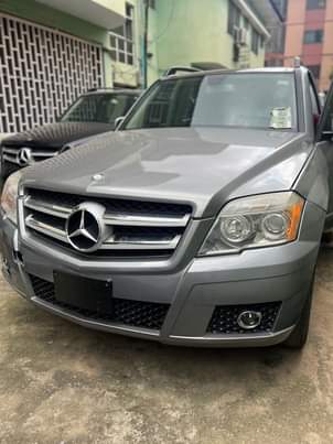 A picture of FORIEGN USED 2011 Mercedes Benz GLK 350 Fullest option All