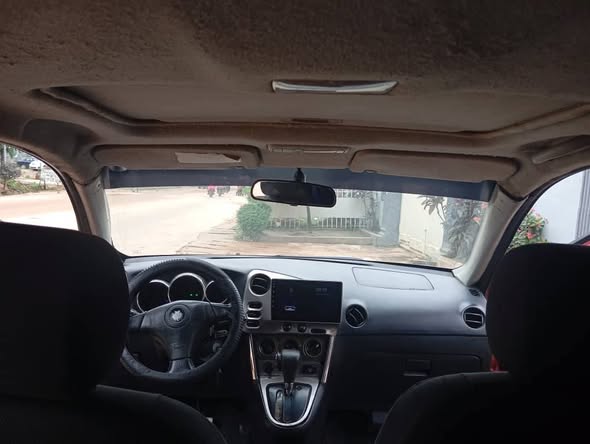 A picture of Pontiac vibe 2004