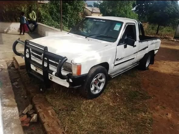 used toyota hilux