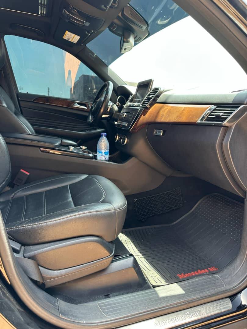 A picture of MERCEDES BENZ GLE350