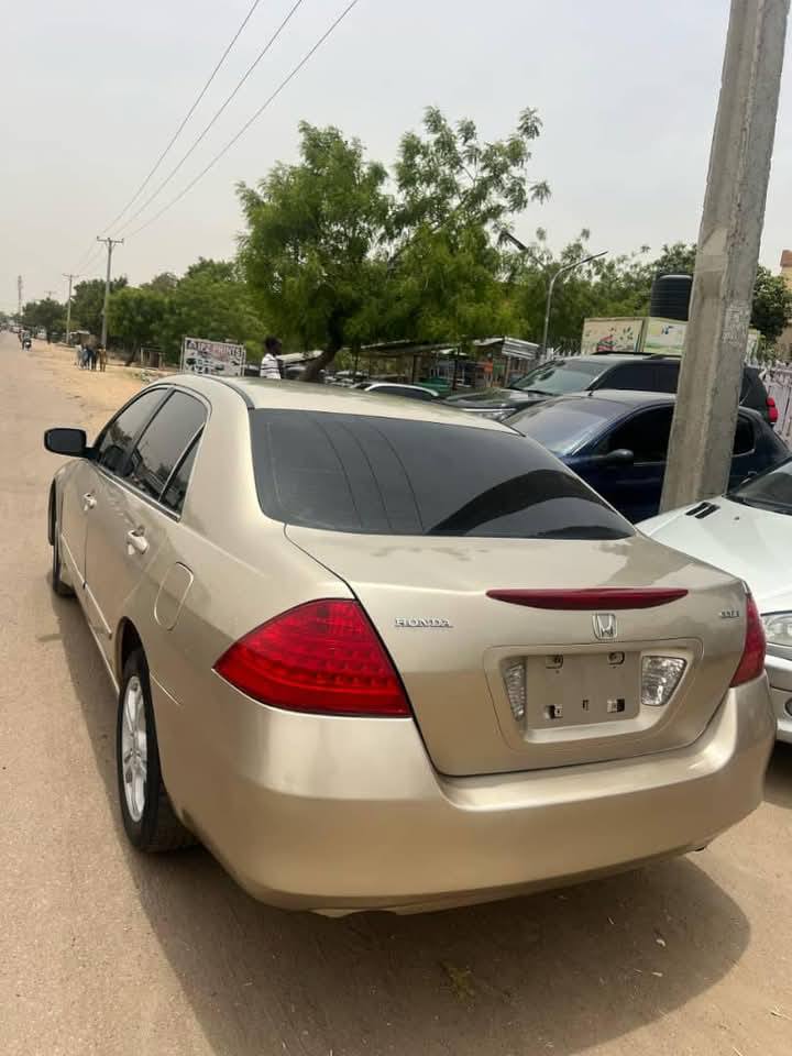 A picture of very clean Honda Accord gold for sell