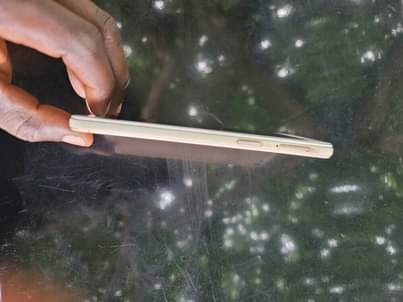 A picture of Oppo A57 RAM 4GB ROM 64GB battery inakaa sana Ina