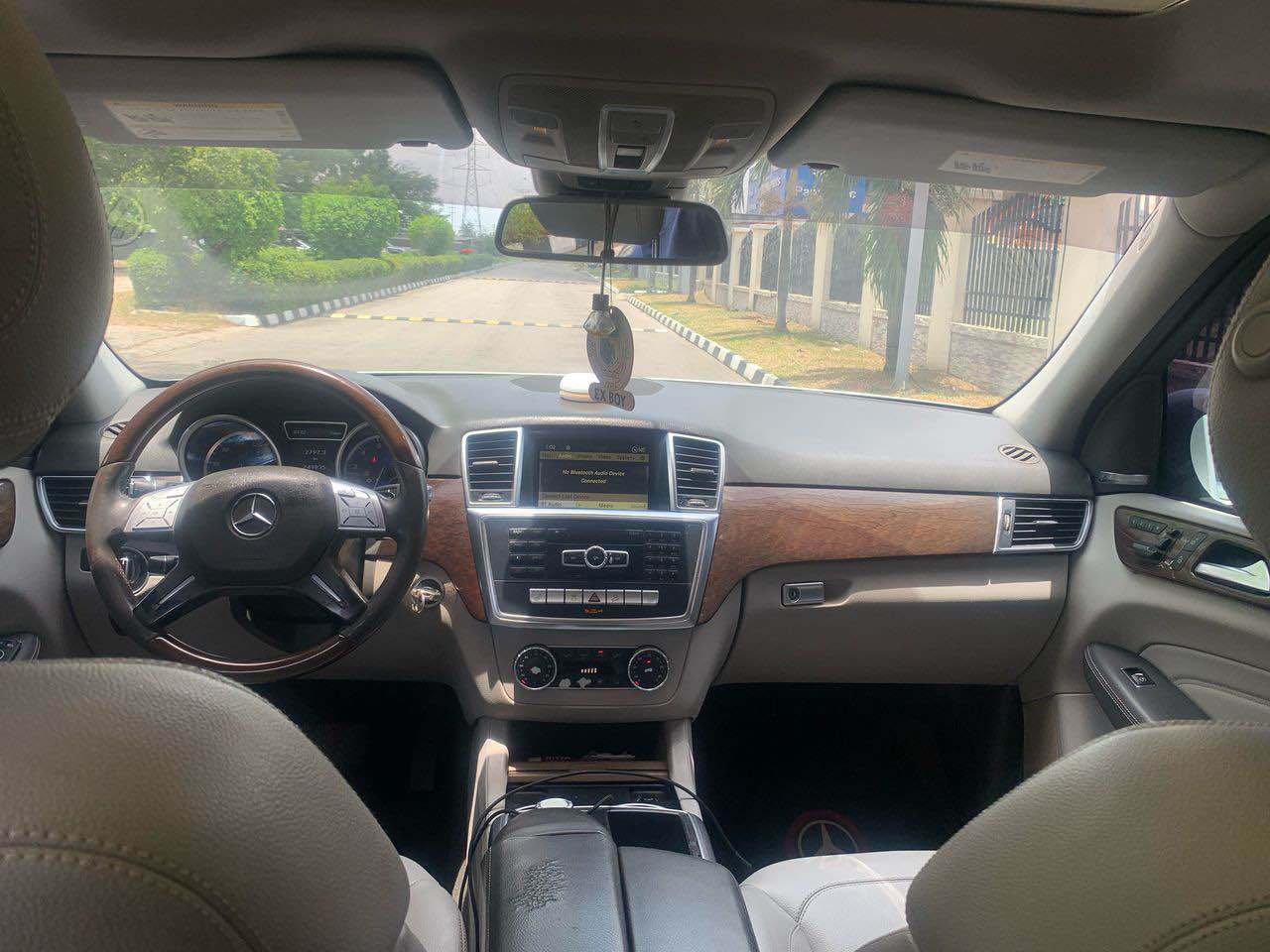 A picture of ML 4MATiC 2012 Model few months used 2024