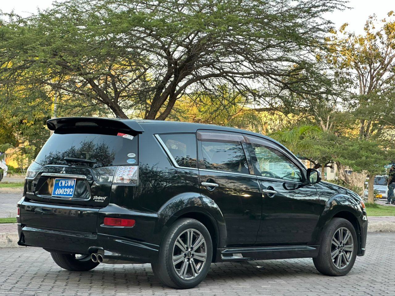 A picture of MITSUBISHI OUTLANDER ROADEST