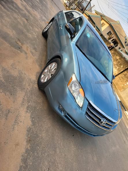 A picture of 2008 Toyota Avalon model Limited