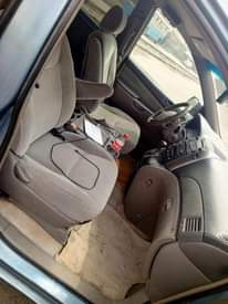 A picture of Awoof Toyota sienna year 2006 engine and transmission and ac