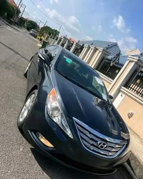 A picture of DIRECT TOKUNBO 2013 HYUNDAI SONATA LIMITED Accident Free Panoramic Roof