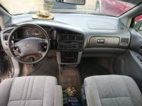 A picture of Clean used 2002 model Toyota sienna location is kaduna Price