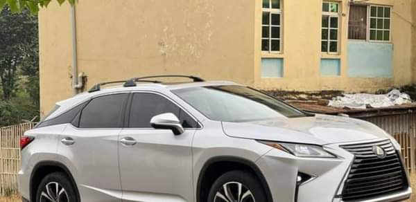 A picture of Lexus Rx 350 fsports model 2019 40 million negotiable port