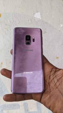 A picture of Samsung Galaxy S9 plain Ram 4GB Rom 64GB Network 4G