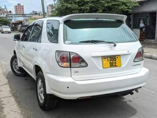 A picture of TOYOTA HARRIER