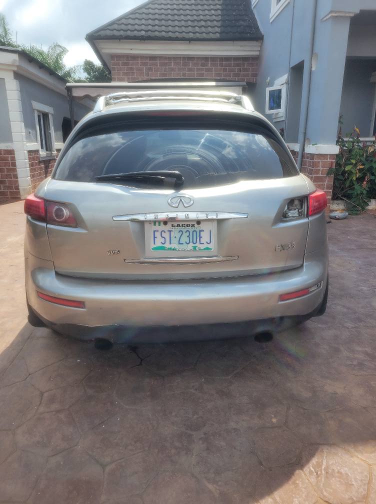 A picture of INFINITI FX35 BUT AND CRUISE