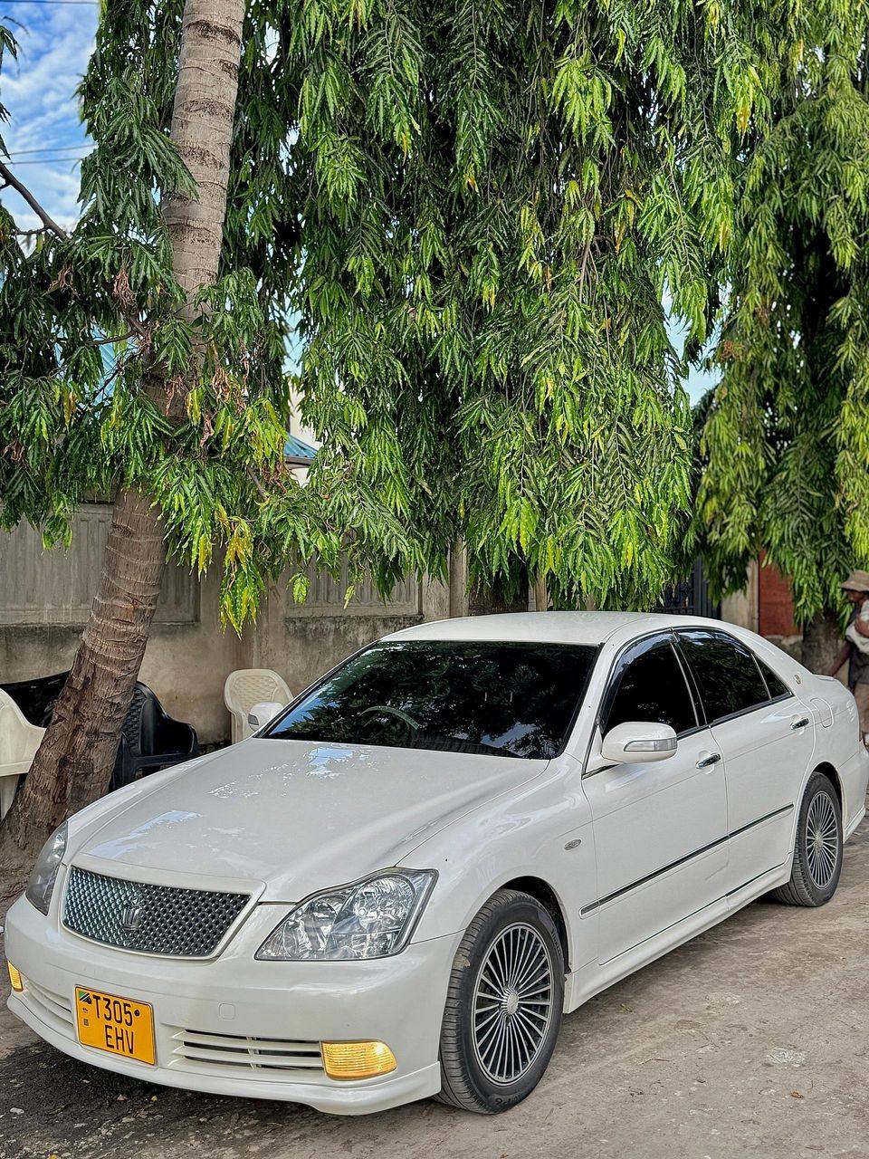 A picture of Toyota crown