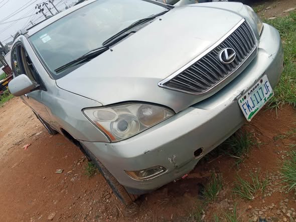A picture of Lexus 330 10 pin